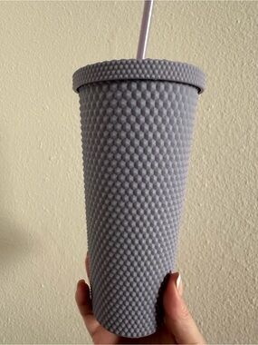 Stylish Textured Gray Travel Tumbler with Lid and Straw